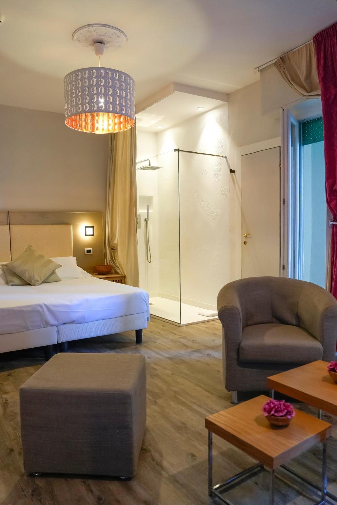 Hotel Thea Габічче-Маре Екстер'єр фото